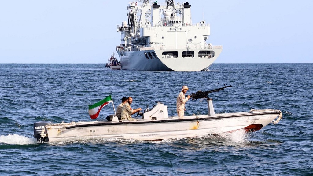 Iranian press review: Iran relies on speedboats to keep Strait of Hormuz closed
