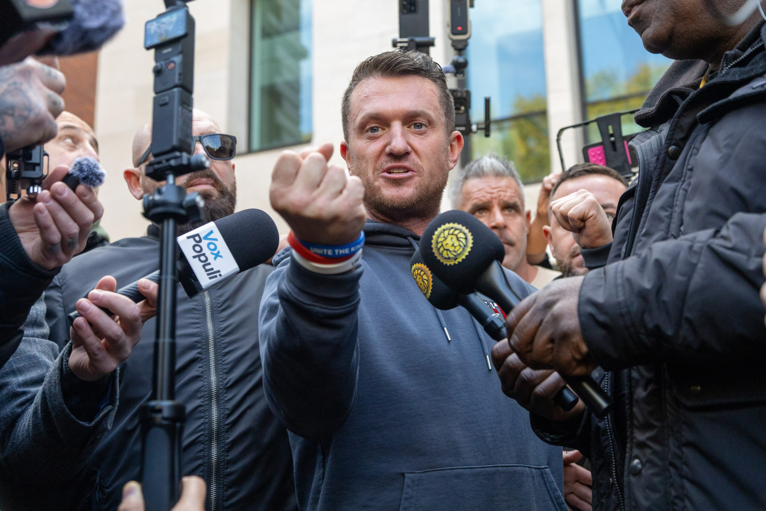 Tommy Robinson's Oxford Union appearance cost police £100,000, BBC reveals