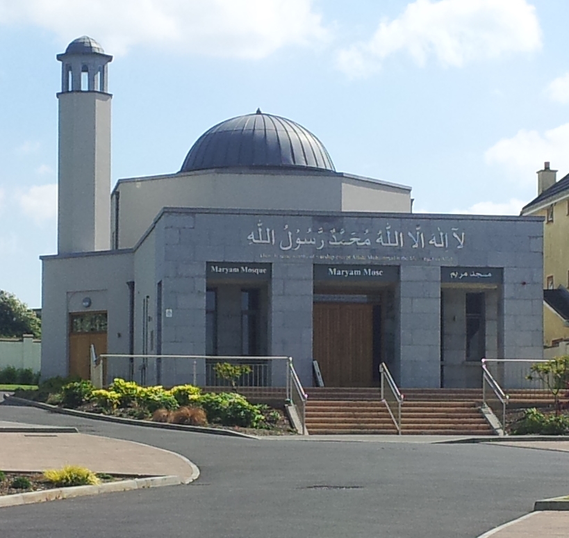 Three far-right extremists planned to bomb Ahmadiyya centre in Ireland